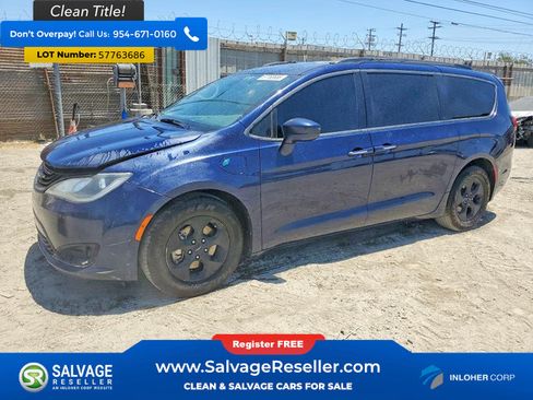 Used 2017 Chrysler Pacifica Premium FWD image 1