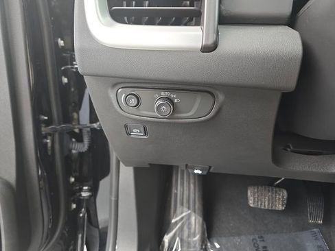 Used 2023 GMC Terrain SLE image 42