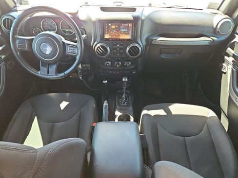 Used 2018 Jeep Wrangler Unlimited Sport S AWD/4WD image 22