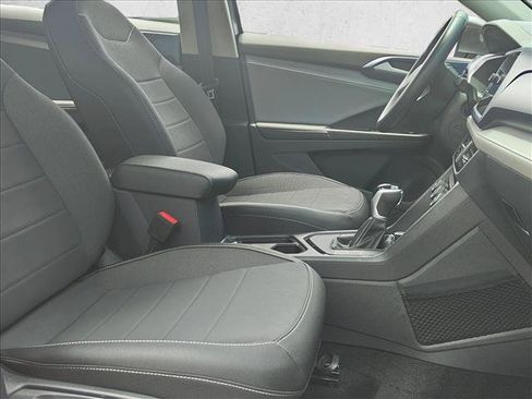 Used 2024 Volkswagen Taos SE FWD image 21