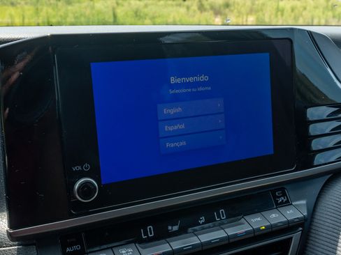 Used 2025 Toyota Camry SE w/ Convenience Package FWD image 22