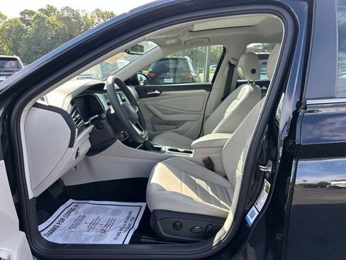 Used 2022 Volkswagen Jetta SE FWD image 9