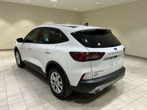 Certified 2025 Ford Escape Active FWD image 3