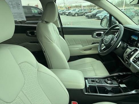 Used 2023 Kia Sorento SX Prestige image 18