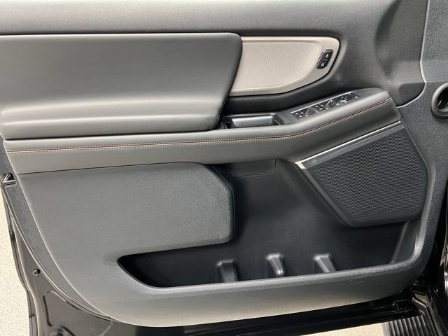Used 2025 Ford Expedition Active AWD/4WD image 23