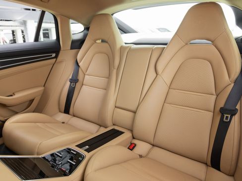 Certified 2023 Porsche Panamera 4 Platinum Edition image 29