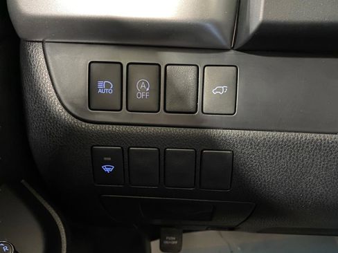 Used 2019 Toyota Highlander XLE AWD/4WD image 25