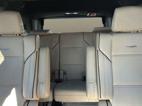 Used 2022 Cadillac Escalade Premium Luxury w/ Performance Package image 16