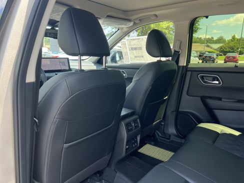 New 2026 Nissan Rogue Platinum AWD/4WD image 17