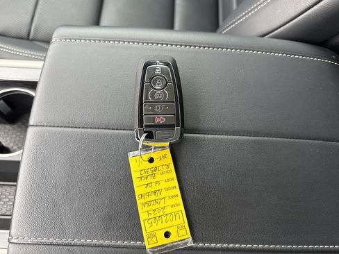 Used 2024 Lincoln Nautilus Premier AWD/4WD image 21