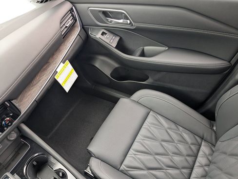 New 2026 Nissan Rogue Platinum w/ Platinum Premium Package image 25