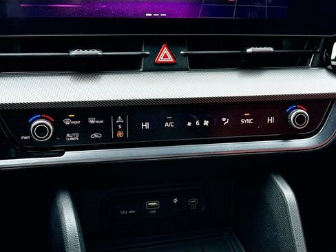 Used 2024 Kia Sportage SX image 18