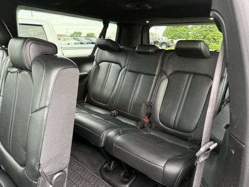 Used 2024 Jeep Wagoneer L Series II w/ Flexible Seating Group AWD/4WD image 14