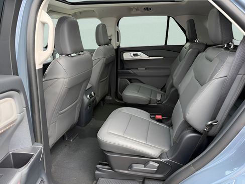 New 2026 Ford Explorer Active w/ Active Comfort Package AWD/4WD image 5