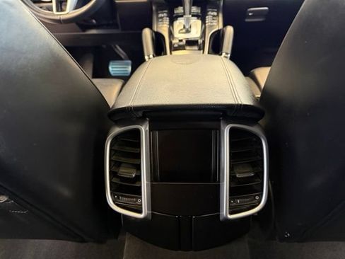 Used 2017 Porsche Cayenne S AWD/4WD image 26