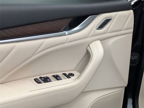 Used 2022 Maserati Levante GT image 10