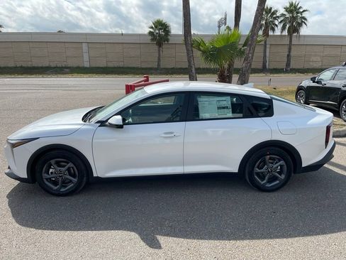 New 2026 Kia K4 LXS image 4