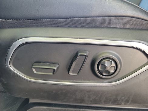 Used 2024 Jeep Wagoneer Series II w/ Flexible Seating Group RWD image 27