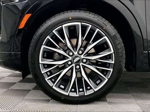 Used 2024 Cadillac XT4 Sport w/ LPO, Floor Liner Package AWD/4WD image 9