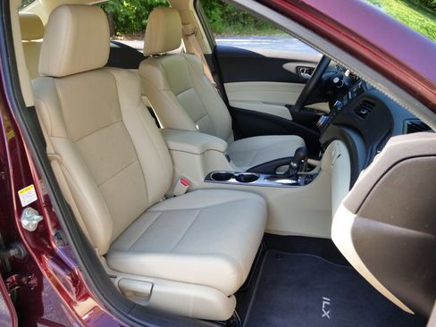 Used 2013 Acura ILX w/ Technology Package image 27