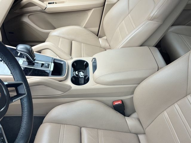 Used 2019 Porsche Cayenne AWD/4WD image 7