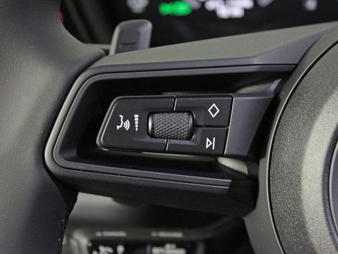 Certified 2025 Porsche Cayenne image 24