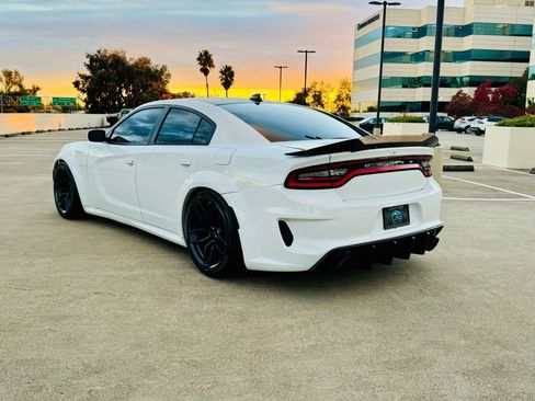 Used 2017 Dodge Charger R/T RWD image 8
