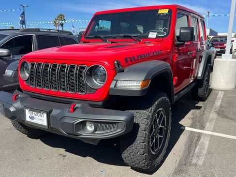 Used 2025 Jeep Wrangler Unlimited Rubicon AWD/4WD image 2