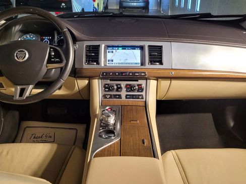 Used 2013 Jaguar XF 3.0 image 23