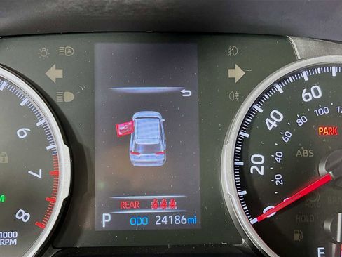 Used 2021 Toyota RAV4 XLE w/ Convenience Package AWD/4WD image 12