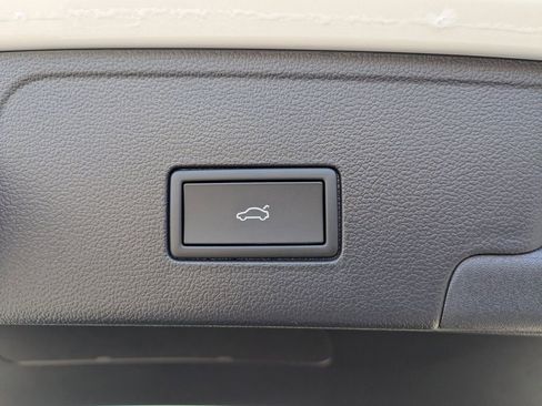 New 2026 Volkswagen Atlas Cross Sport SE FWD image 15