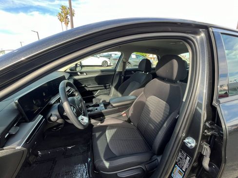 Used 2025 Kia K5 LXS image 37