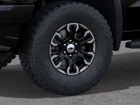 Used 2025 Chevrolet Silverado 1500 ZR2 AWD/4WD image 9