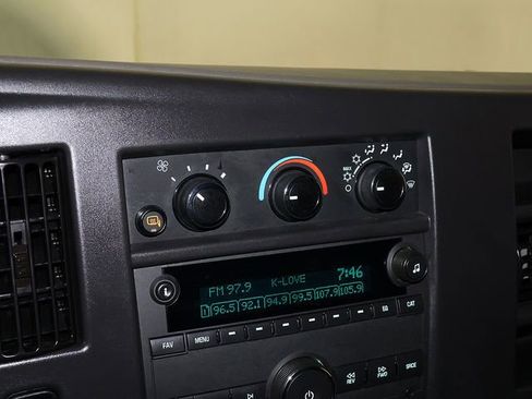 Used 2024 Chevrolet Express 2500 w/ Driver Convenience Package RWD image 15