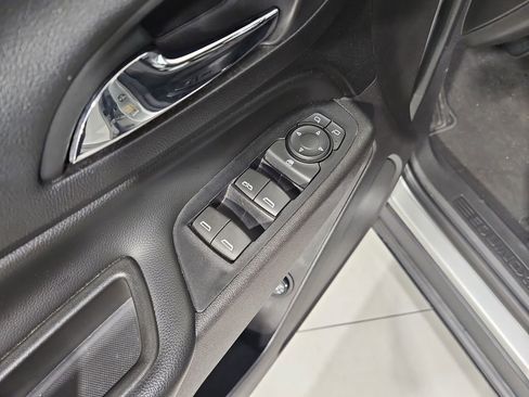 Used 2019 Chevrolet Equinox LT FWD image 12