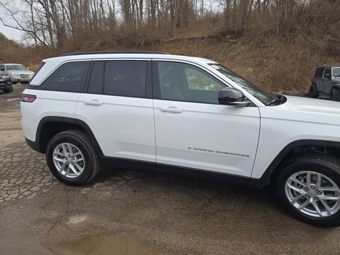 New 2026 Jeep Grand Cherokee Laredo X AWD/4WD image 3