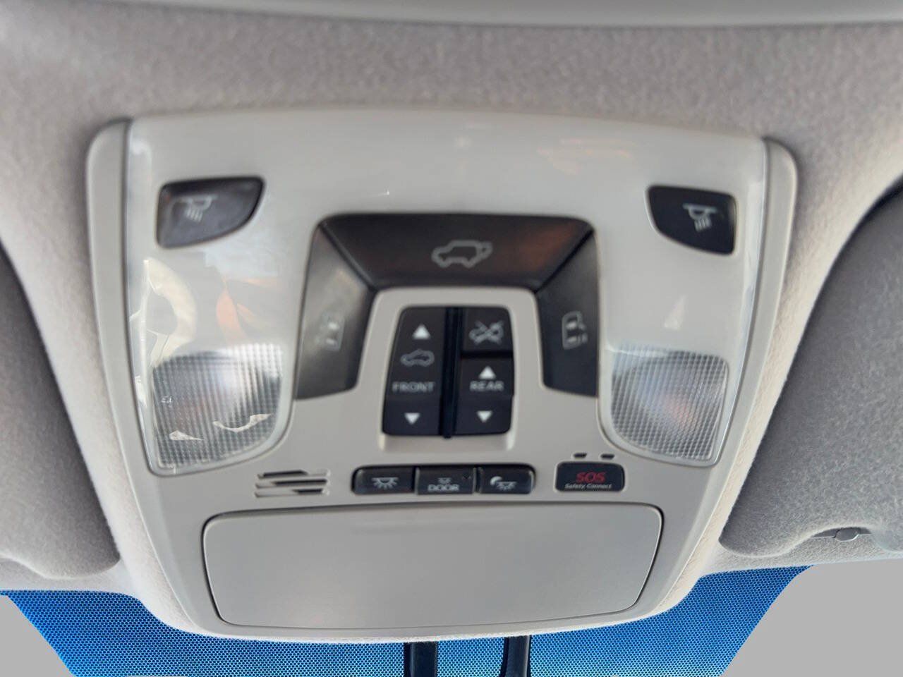 Used 2013 Toyota Sienna Limited w/ Premium Pkg FWD image 38