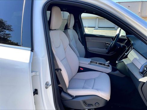 New 2026 Volvo XC90 B5 Core image 32