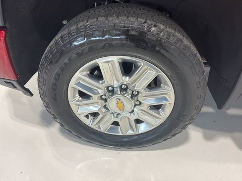 Used 2025 Chevrolet Silverado 2500 High Country image 14