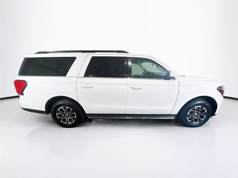 Used 2023 Ford Expedition Max XLT image 32