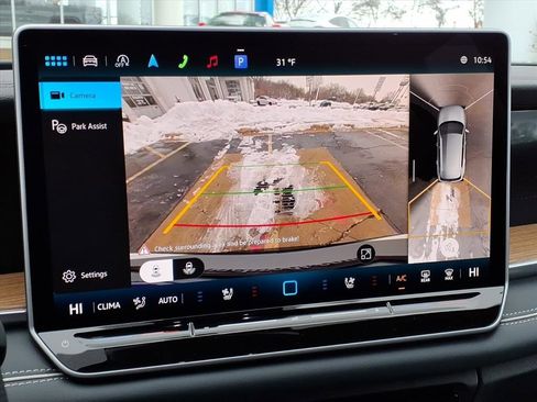 New 2026 Volkswagen Tiguan SEL R-Line image 10