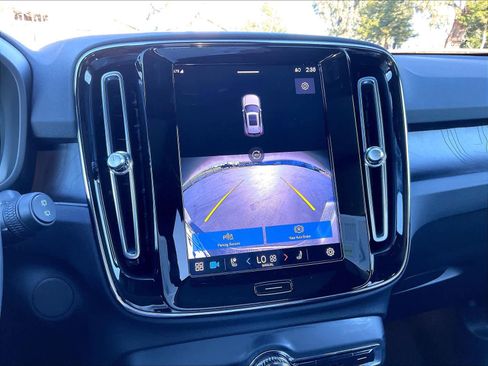 Used 2023 Volvo XC40 Recharge Ultimate w/ Protection Package Premier image 24