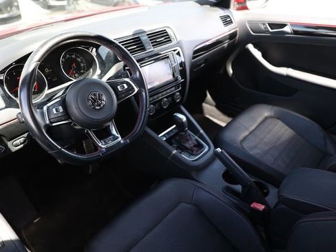 Used 2017 Volkswagen Jetta GLI image 6