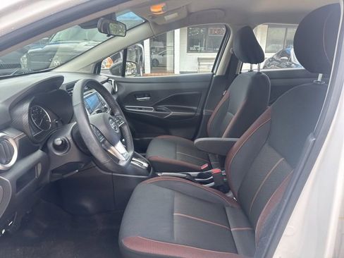 Used 2020 Nissan Versa SR w/ Convenience Package image 9