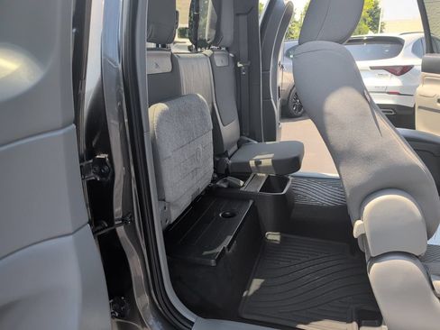 Used 2014 Toyota Tacoma PreRunner w/ SR5 Package RWD image 34