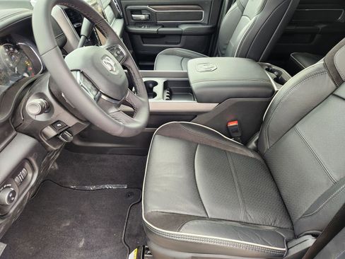 New 2026 RAM 2500 Laramie AWD/4WD image 12