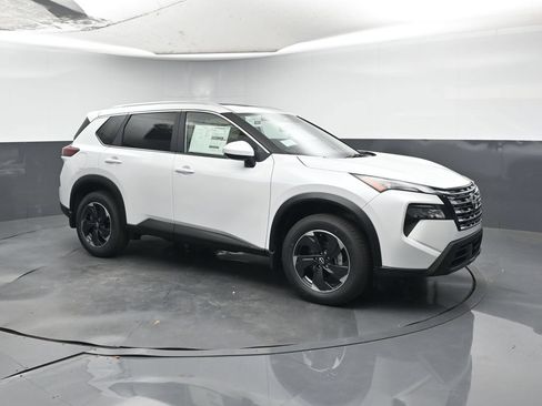 Used 2026 Nissan Rogue SV w/ SV Premium Package AWD/4WD image 7