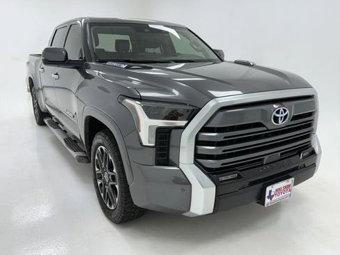 Used 2023 Toyota Tundra Limited w/ Power Package RWD image 2