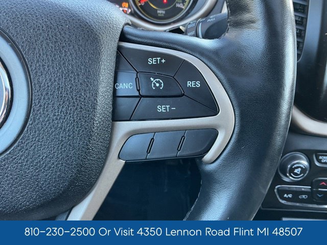 Used 2016 Jeep Cherokee Limited w/ Luxury Group AWD/4WD image 22