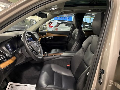 Certified 2023 Volvo XC90 B6 Plus AWD/4WD image 10